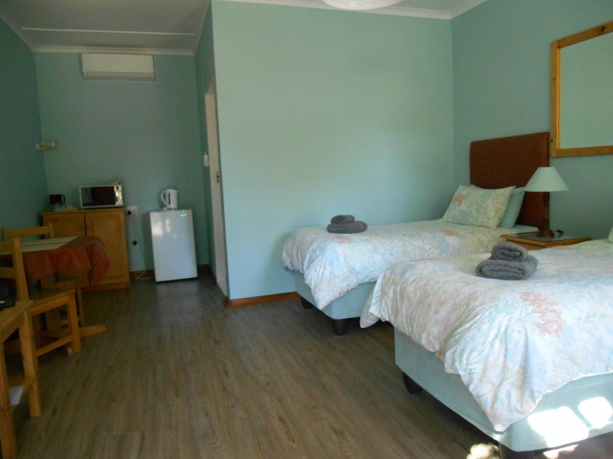 Graaff-Reinet Obesa Lodge מראה חיצוני תמונה