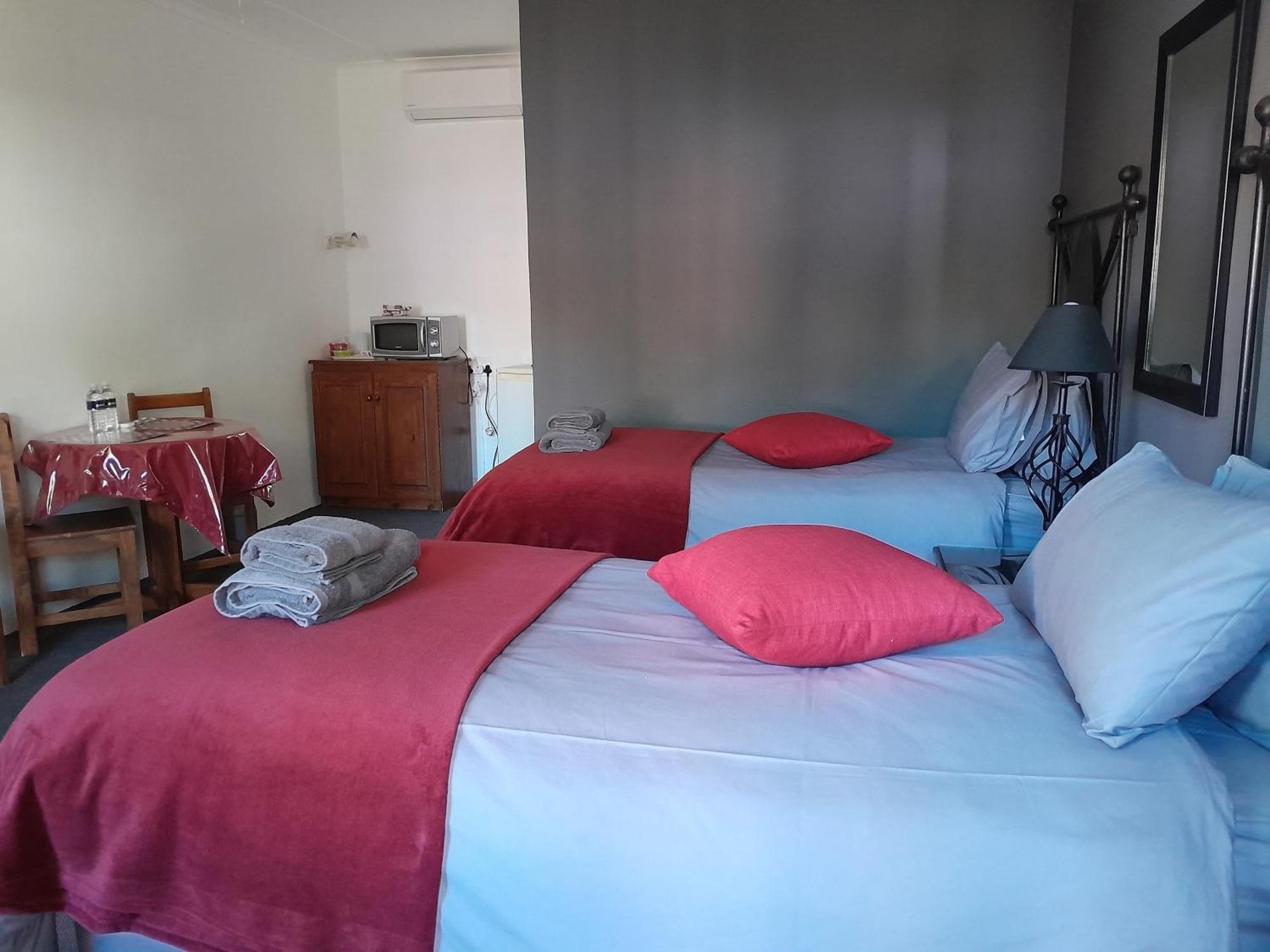 Graaff-Reinet Obesa Lodge מראה חיצוני תמונה