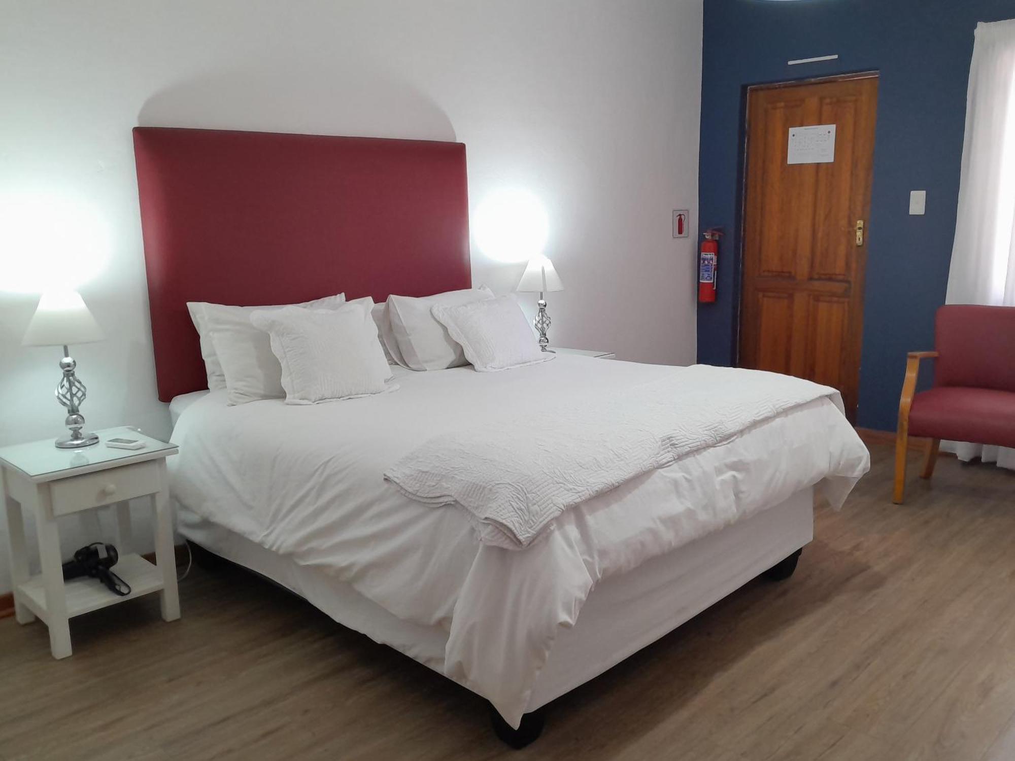 Graaff-Reinet Obesa Lodge מראה חיצוני תמונה