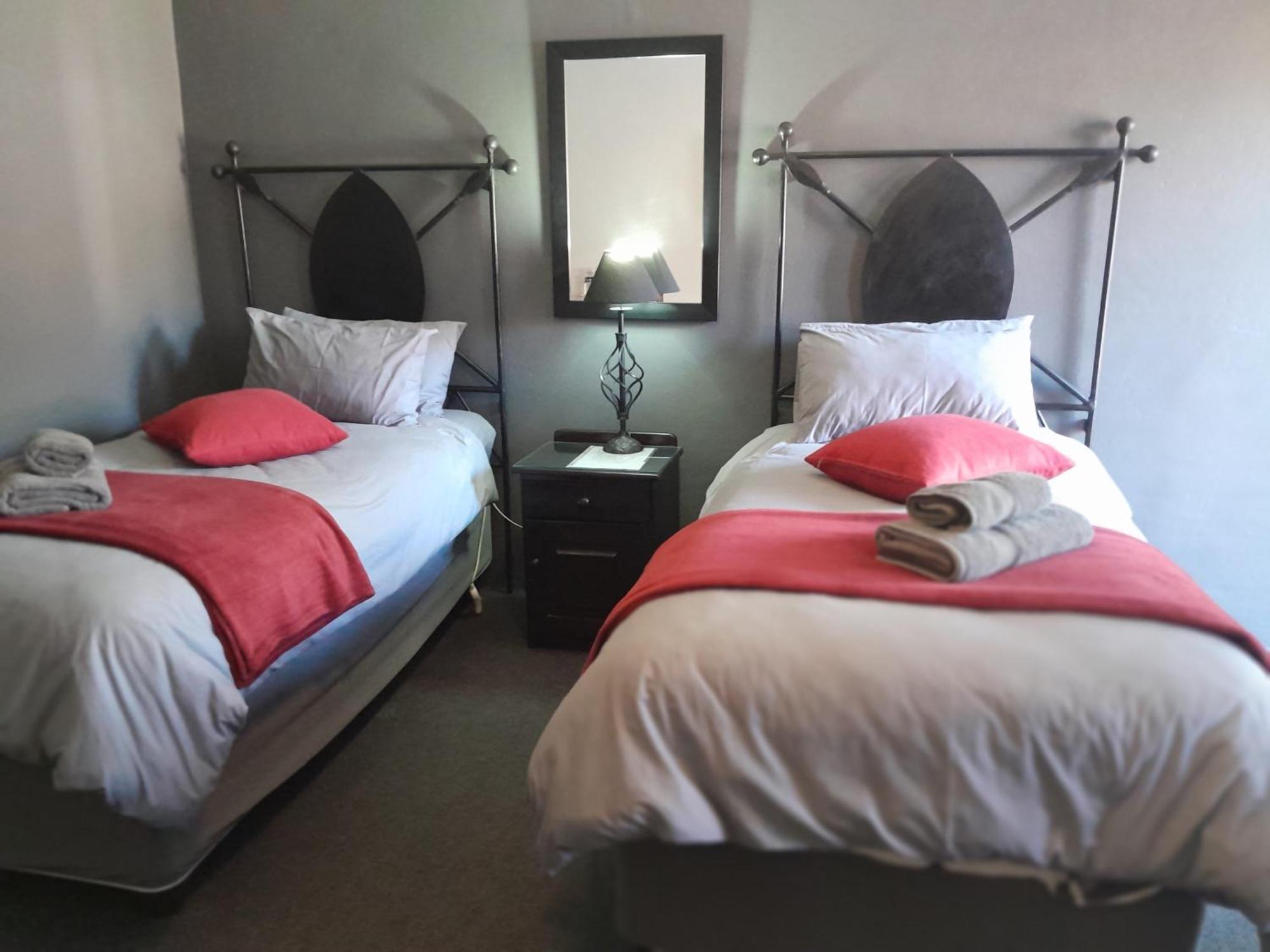 Graaff-Reinet Obesa Lodge מראה חיצוני תמונה