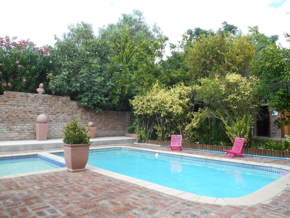 Graaff-Reinet Obesa Lodge מראה חיצוני תמונה