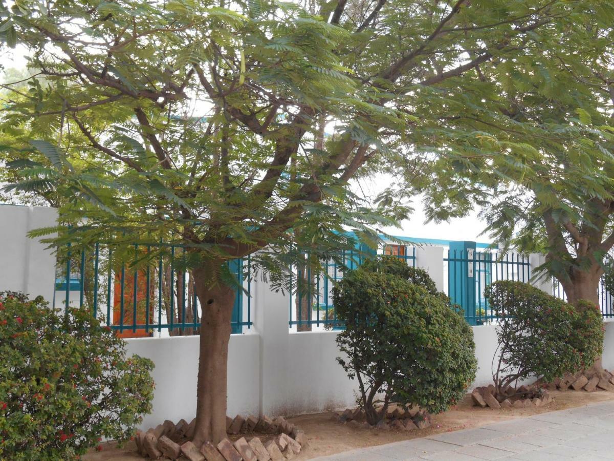Graaff-Reinet Obesa Lodge מראה חיצוני תמונה